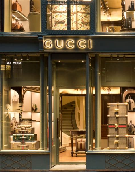 closest gucci store to me.